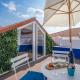 Host Wise - Elegant Loft with Historic Charm & Terrace, Portel (zdjęcie 3)