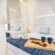 Host Wise - Elegant Loft with Historic Charm & Terrace, Portel (zdjęcie 7)