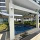 Exec 1BR One Manchester Place with pool, beach pass is P 350 pp, Punta Engaño (foto 8)