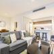 West Side Explore Downtown Melb in Stylish Apt, Melbourne