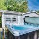 Lake Escape with Hot Tub and Docks in Hope!, Hope - Fotografie 2