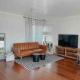 Cozy Guesthouse in Central OC, Midway City