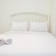 Comfortable and Tidy 2BR at Vida View Apartment By Travelio, Pampang - Foto 3