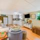 Pet-Friendly Apt with Hot Tub Near the Hamptons!, Aquebogue