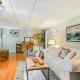 Pet-Friendly Apt with Hot Tub Near the Hamptons!, Aquebogue (foto 8)