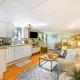 Pet-Friendly Apt with Hot Tub Near the Hamptons!, Aquebogue (foto 9)