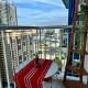 Cozy 1BR Netflix & Alexa w Balcony Free Pool, Manila - Fotografie 7
