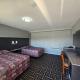 Skyline Motel, McCook (photo 6)