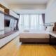 Modern Look 3BR with Branz BSD City Apartment By Travelio Tangerang - Photo 5