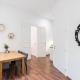Metropolitan Prague Apt with Amenities, Praga - Foto 8