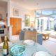 Crow's Nest Penthouse Apartment with Free Spa Access, Somerford Keynes - Fotografie 2