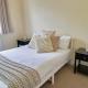 Spacious Two Bedroom Hideaway in Wokingham with En Suite, Free Wi Fi and Parking, Sleeps Four, Wokingham (fotografie 2)