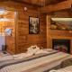 5BR Log Cabin, Game Room, Hot Tub, Swimming pool Gatlinburg - Foto 5