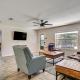 Granbury Cottage, Steps to Lake and Dock!, Granbury