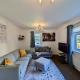 Charming 2-Bedroom Flat With Parking, Bickley