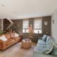 Holiday home with Jacuzzi 200m from the beach