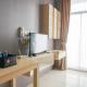 Comfy and Minimalist Studio Dave Apartment near Universitas Indonesia By Travelio, Pondoktjing Dua - Fotografie 3