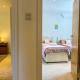 New! Double Driveway, Large Garden Sleeps 4 Book Now!, Hildenborough (foto 5)