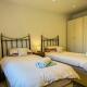 New! Double Driveway, Large Garden Sleeps 4 Book Now!, Hildenborough