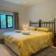 New! Double Driveway, Large Garden Sleeps 4 Book Now!, Hildenborough (foto 3)