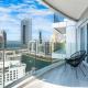 Central Luxe Marina Home with Roof Top Pool, Dubaj - Fotografie 4