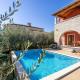 Idyllische Villa mit Panorama Meerblick, Privatpool, Babybett, Aussendusche, umgeben von Oleander und Oliven