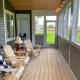 Spacious 3 Bdrm Retreat, Muskoka Room & Fireplace