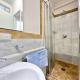 GOLDEN LUXE - Jacuzzi Modern Front Sea Private Parking, Marina di Pietrasanta (fotografie 9)