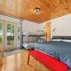 Westlake waterfront, hot tub, dock,4 mins to beach, West Lake (foto 5)