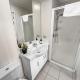 2BR Newmarket Retreat near Broadway by Zodiak Stays, Окленд - Фото 9