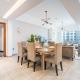 Chic 2BR Apartment with Pool View in Marina Apartment 6, Palm Jumeirah by Deluxe Holiday Homes, Dubaï - Photo 2