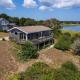 16612 - Stunning Home with Wraparound Deck Views of Bucks Creek and Nantucket Sound, Chatham - Fotografie 2