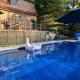 Secluded with Hot tub, Pool table, Arcade, Fishing andTheater Room, Freetown (fotografie 2)