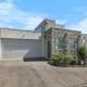 Orakei Oasis l Quality 3 Bed House inc Views, Auckland - Fotografie 1