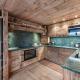 Chalet spacieux, skis aux pieds, cheminée, parking, WiFi - FR-1-565-114, Les Allues (fotografie 3)