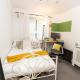 Modern Retreat - 2BD Apt with Lush Greenery at Sheffield, Sheffield (Foto 3)