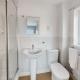 Amaya Eight - Large 5 Bedroom - 3 Bathroom house - garden and driveway, Claypole (fotografie 4)