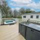 CaravanSleeps6-HotTub-Garden-WaterWonderland Lincoln - Photo 7
