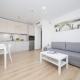 Air Conditioned Apartment in Warsaw with Parking, Desk and Balcony by Noclegi Renters, Varsavia - Foto 10