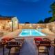 Rustic stone holiday house with pool, Marčana (foto 4)
