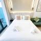 Opulent Studio with Balcony at Aziz Riviera, Dubaï - Photo 6
