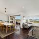 Magnificent seaviews with Pool, Окленд - Фото 7