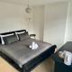 Master Bedroom in a house share thirty minutes away from Waterloo Station Shared Bathroom, Surbiton (Foto 6)