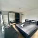 Master Bedroom in a house share thirty minutes away from Waterloo Station Shared Bathroom, Surbiton (Foto 7)