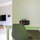 Simply Look Studio Room at Mont Blanc Bekasi Apartment By Travelio, Bekasi - Fotografie 4