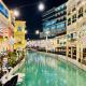 BGC Venice Condo - Pool & Wi-Fi - Suite 14B, Manila - Fotografie 1