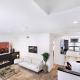 Spacious 4BR Townhouse with Free Parking and Rooftop, Los Angeles - Foto 3