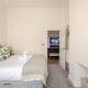 Stylish flat in central location with free parking Swindon - Photo 9
