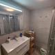 Room with private bathroom in shared apartment 50m from Gibraltar, La Línea de la Concepción (Foto 9)