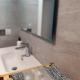 Room with private bathroom in shared apartment 50m from Gibraltar, La Línea de la Concepción (Foto 8)
